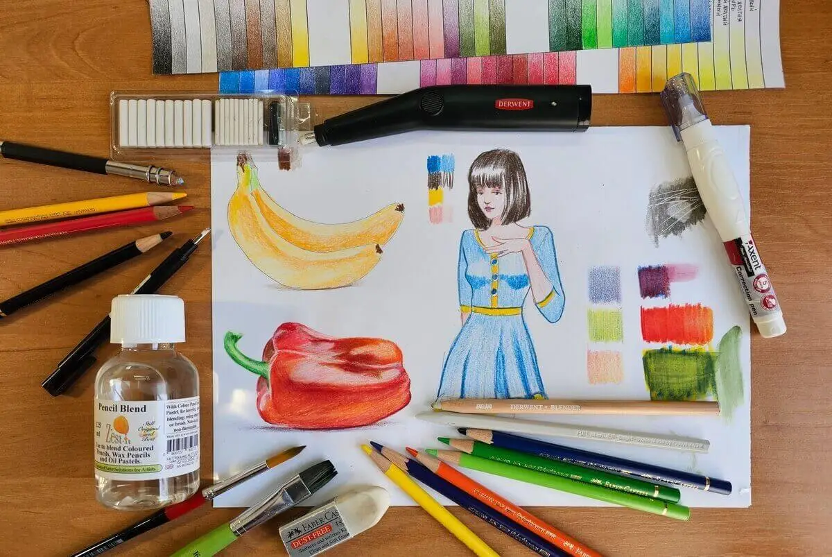 инструменты и материалы для рисования цветными карандашами